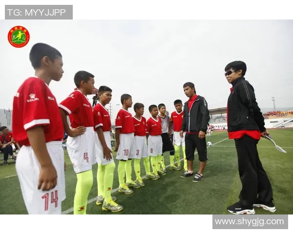 快乐足球球星训练营全面提升青少年运动技能与团队合作能力 快乐足球球星训练营全面提升青少年运动技能与团队合作能力